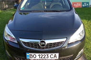 Универсал Opel Astra 2012 в Бучаче