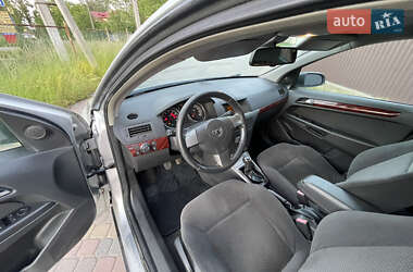 Универсал Opel Astra 2005 в 