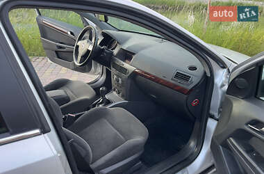 Универсал Opel Astra 2005 в 
