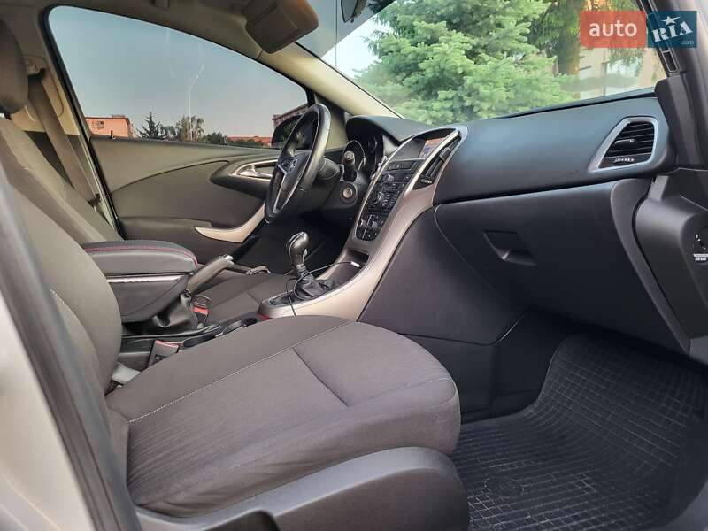 Універсал Opel Astra 2011 в Вінниці
