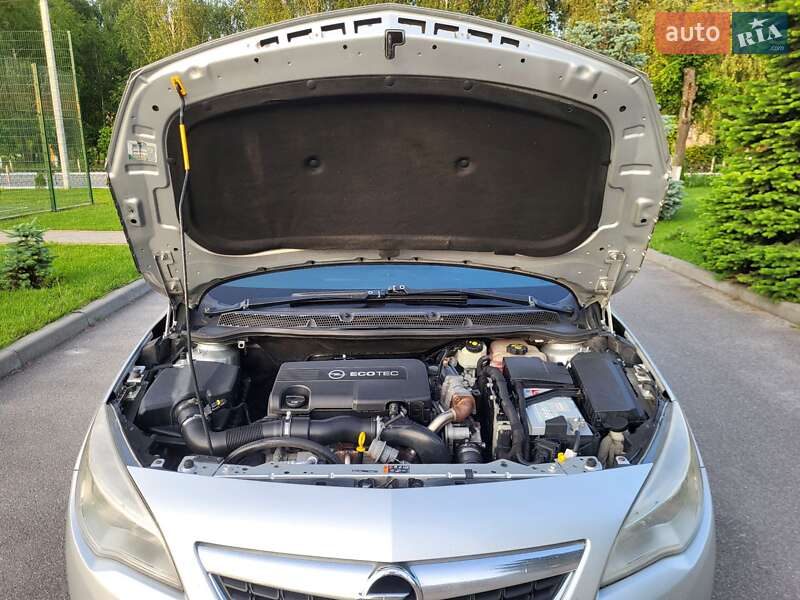 Універсал Opel Astra 2011 в Вінниці