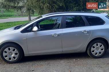 Универсал Opel Astra 2011 в 