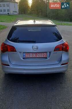 Универсал Opel Astra 2011 в 