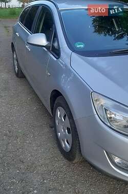 Универсал Opel Astra 2011 в 