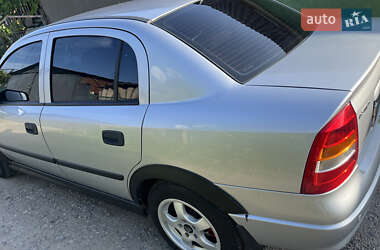 Седан Opel Astra 2002 в 