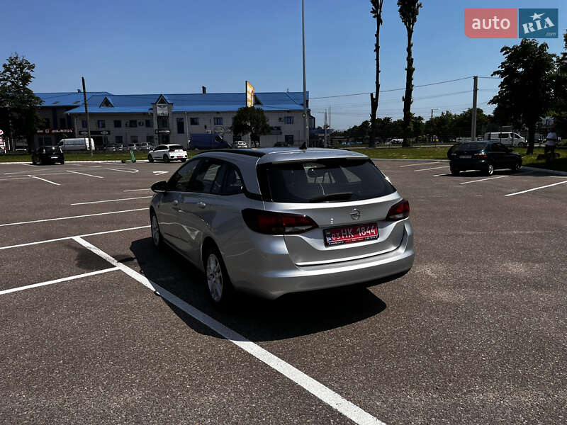 Универсал Opel Astra 2019 в Житомире