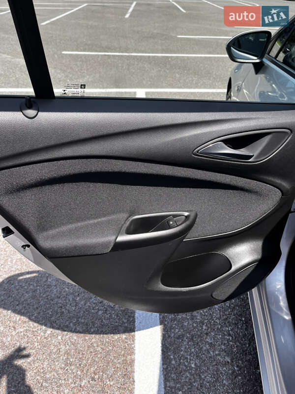 Универсал Opel Astra 2019 в Житомире