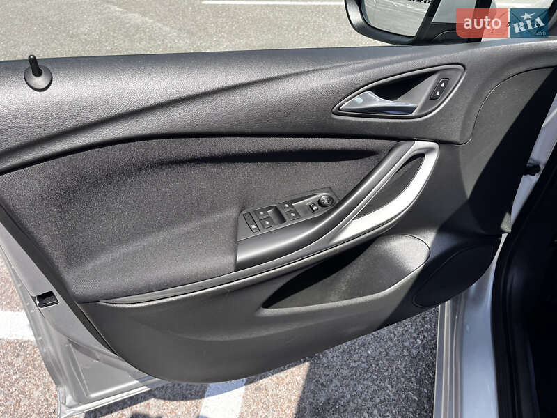 Универсал Opel Astra 2019 в Житомире