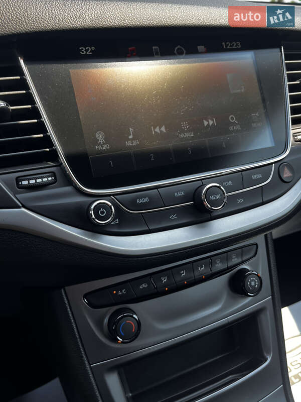 Универсал Opel Astra 2019 в Житомире
