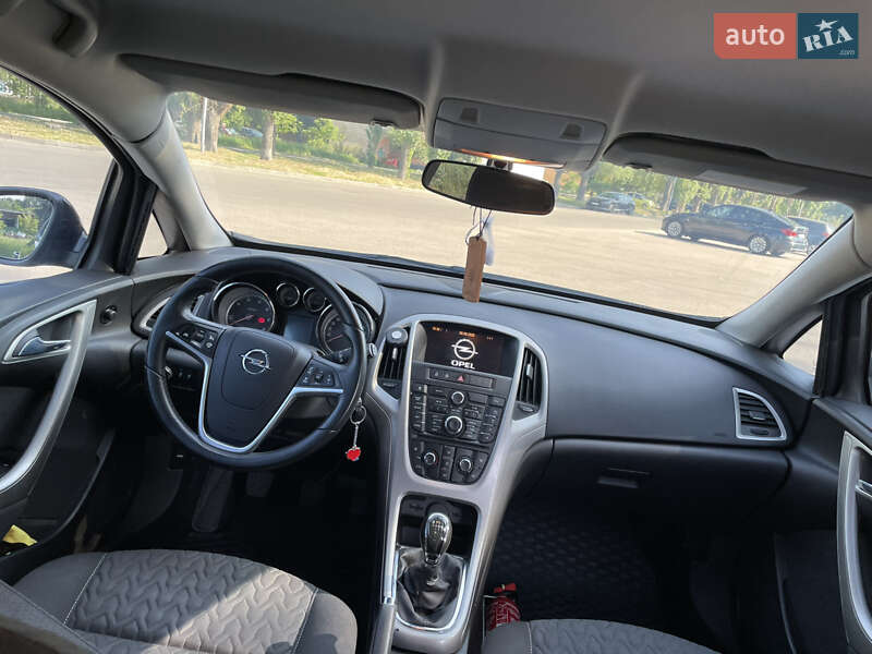 Хетчбек Opel Astra 2013 в Полтаві