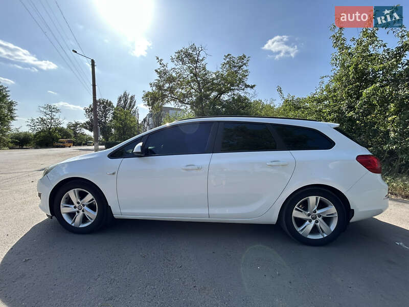 Універсал Opel Astra 2012 в Первомайську