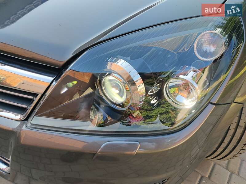 Хетчбек Opel Astra 2009 в Полтаві