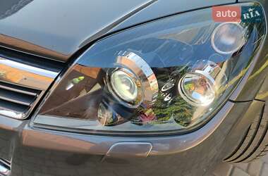 Хэтчбек Opel Astra 2009 в 