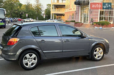 Хетчбек Opel Astra 2006 в 