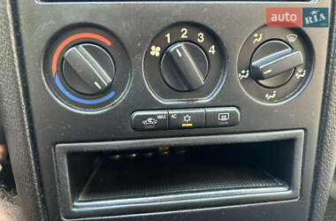 Седан Opel Astra 2006 в 