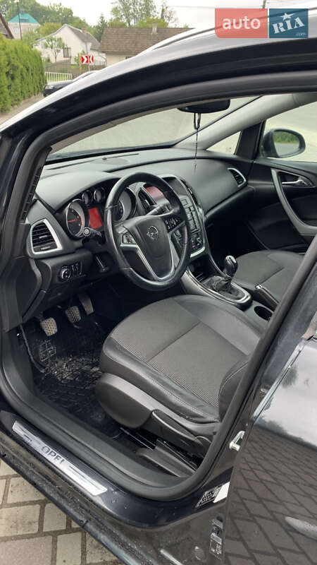 Универсал Opel Astra 2013 в Новояворовске фото 6 Универсал Opel Astra 2013 в Новояворовске