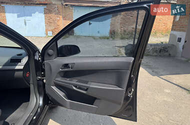 Хэтчбек Opel Astra 2006 в 