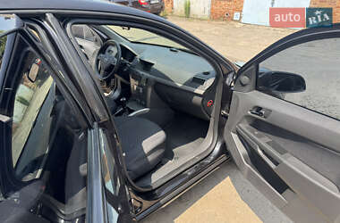 Хэтчбек Opel Astra 2006 в 