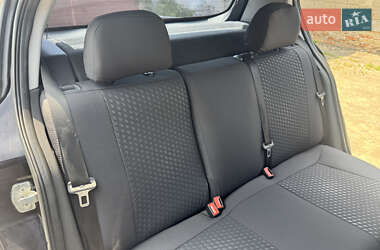 Хэтчбек Opel Astra 2006 в 