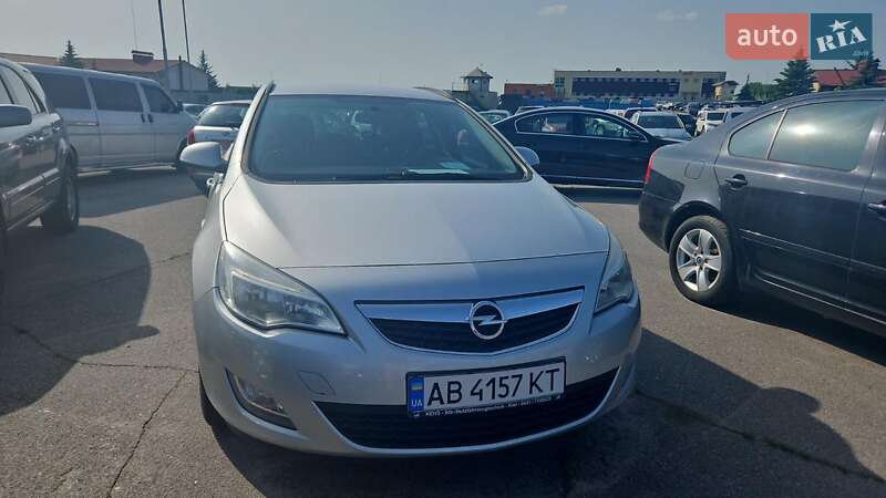 Opel Astra 2011
