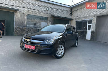 Универсал Opel Astra 2010 в 