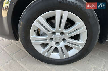 Универсал Opel Astra 2010 в 