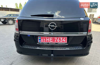 Универсал Opel Astra 2010 в 