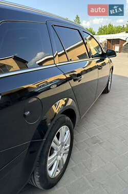 Универсал Opel Astra 2010 в 