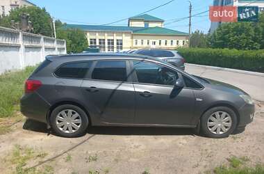 Универсал Opel Astra 2012 в 