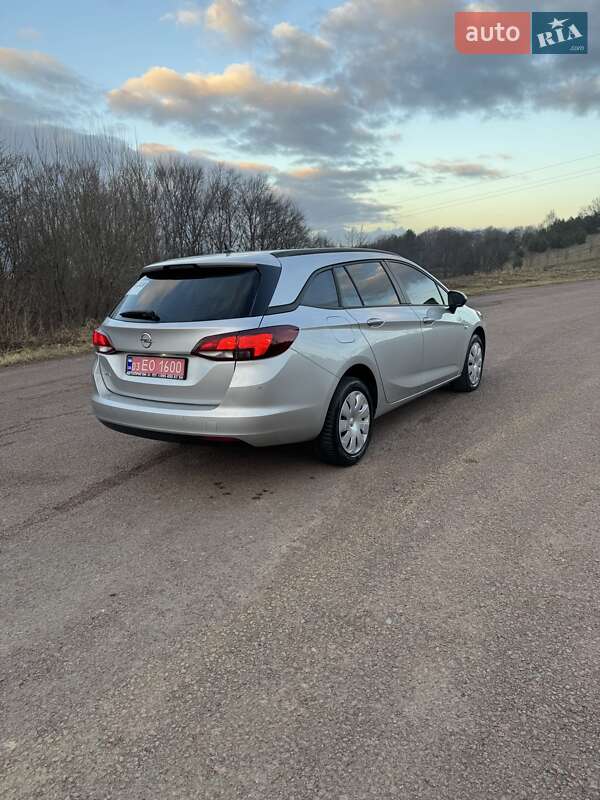 Універсал Opel Astra 2019 в Долині