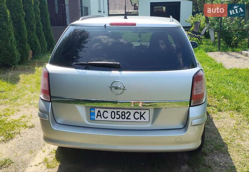 Універсал Opel Astra 2008 в Луцьку