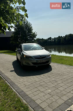 Универсал Opel Astra 2011 в Львове