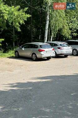 Універсал Opel Astra 2011 в 