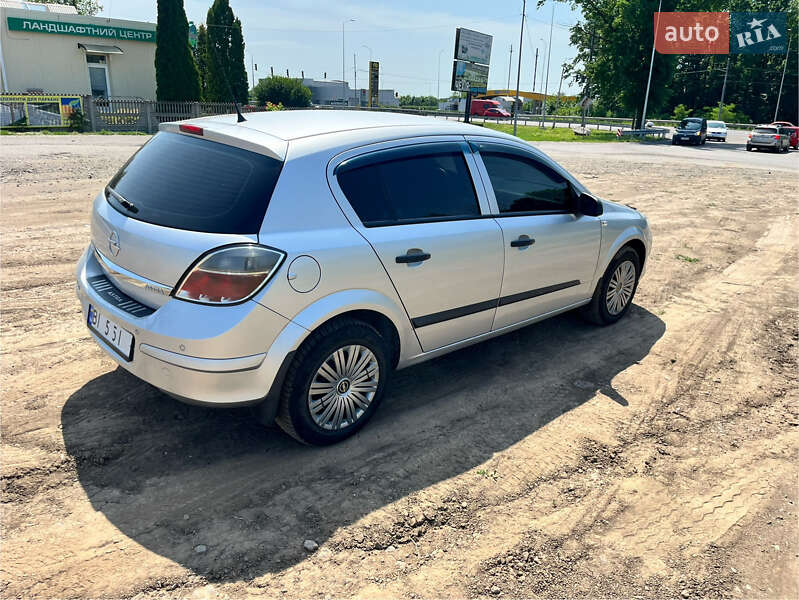 Хетчбек Opel Astra 2008 в Полтаві