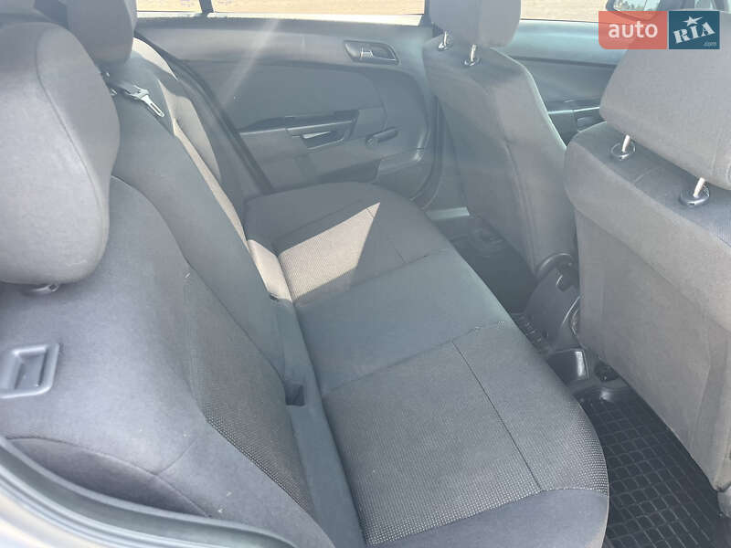 Хетчбек Opel Astra 2008 в Полтаві