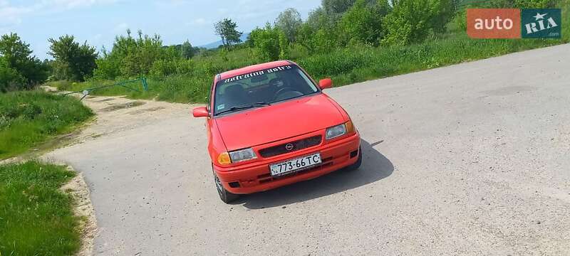 Хэтчбек Opel Astra 1996 в Самборе