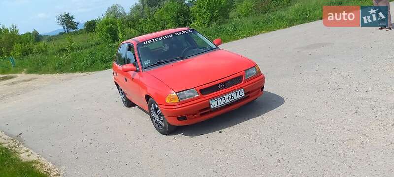 Хэтчбек Opel Astra 1996 в Самборе