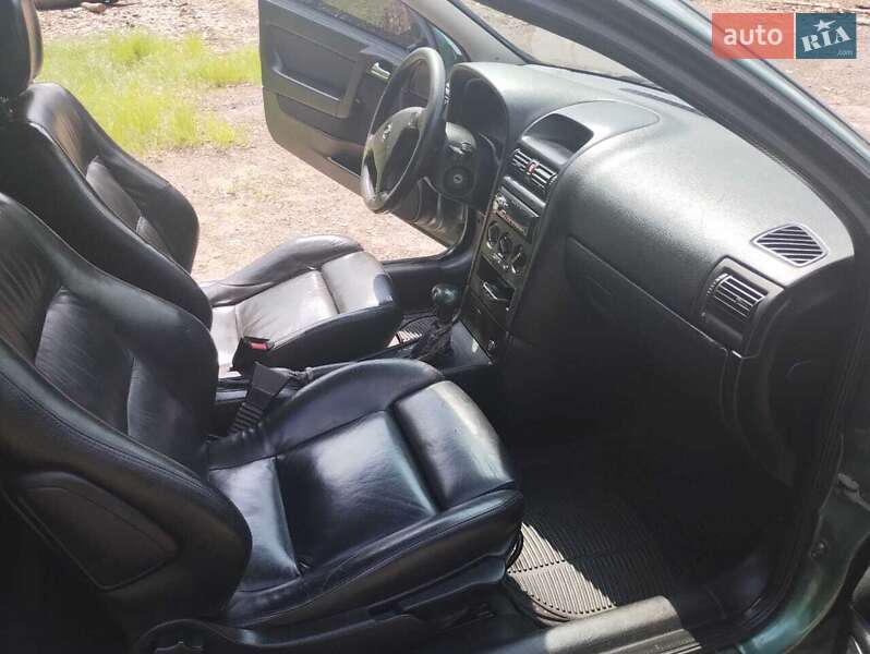 Хетчбек Opel Astra 2000 в Димері