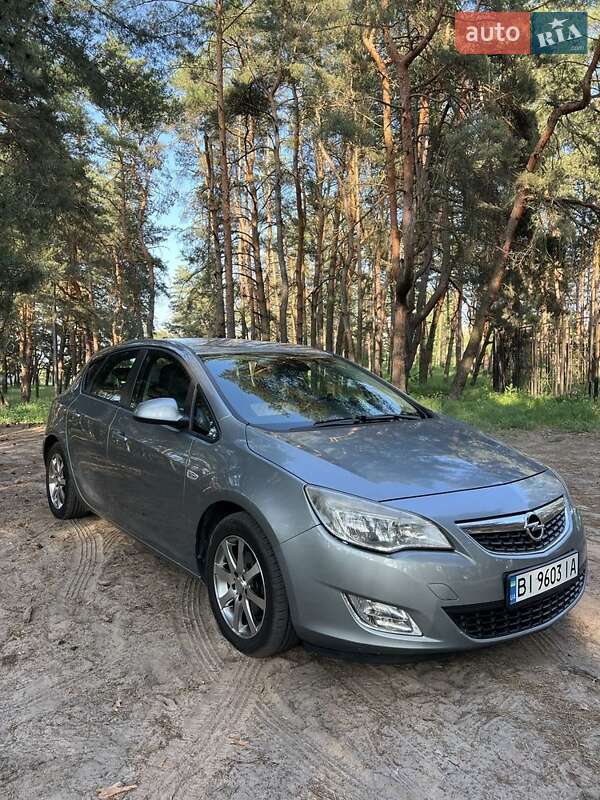 Opel Astra 2011