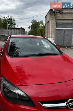 Седан Opel Astra 2014 в Ровно