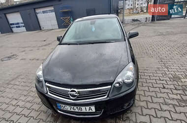 Хэтчбек Opel Astra 2007 в Шептицькому