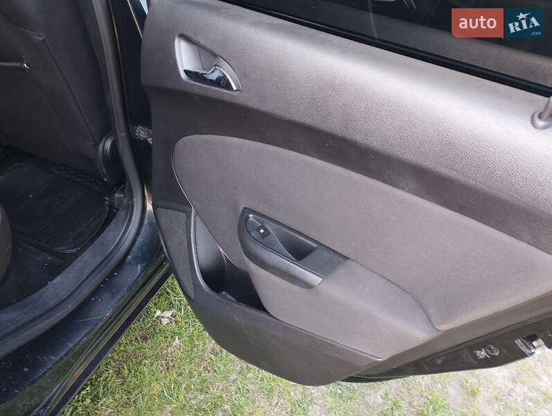 Універсал Opel Astra 2013 в Києві