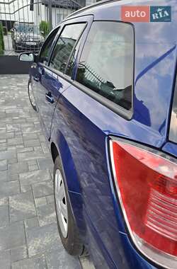Универсал Opel Astra 2005 в 