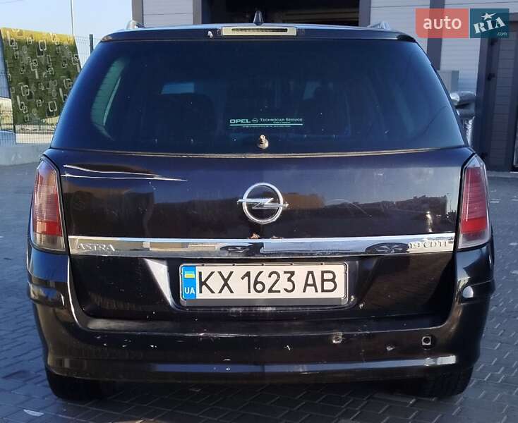 Універсал Opel Astra 2004 в Авангарді