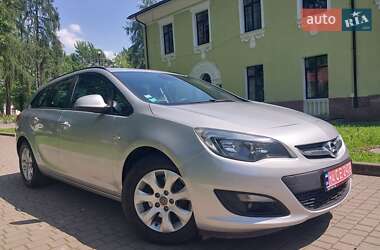 Универсал Opel Astra 2015 в Львове
