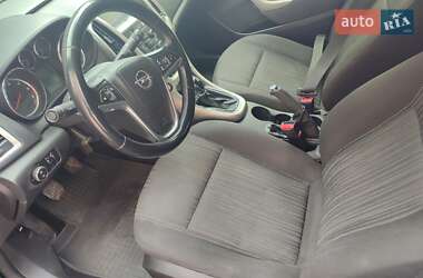 Хетчбек Opel Astra 2011 в 