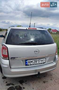 Универсал Opel Astra 2011 в 