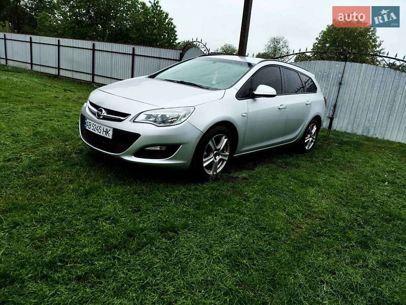 Универсал Opel Astra 2014 в Казатине
