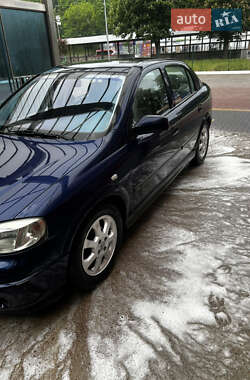 Хэтчбек Opel Astra 2001 в 