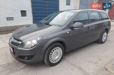 Универсал Opel Astra 2010 в 